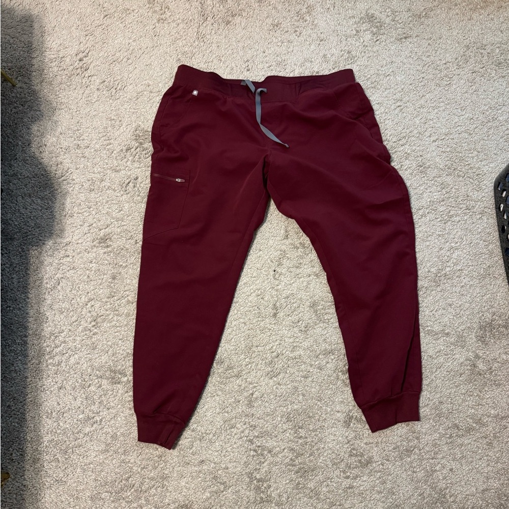 Figs maroon jogger scrubs pants XXL